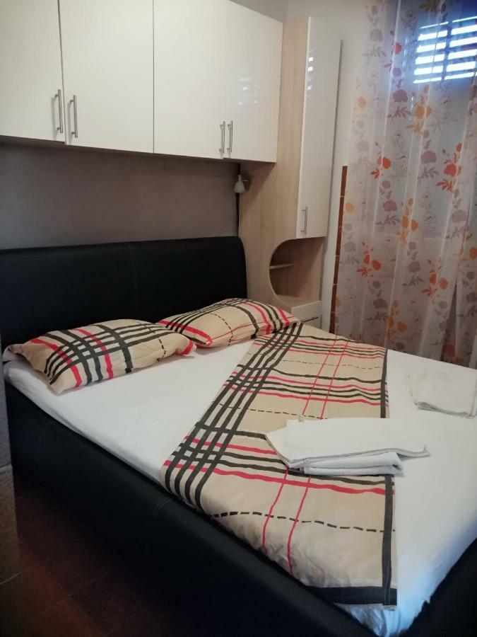 Apartmani Petra Vrsi Εξωτερικό φωτογραφία