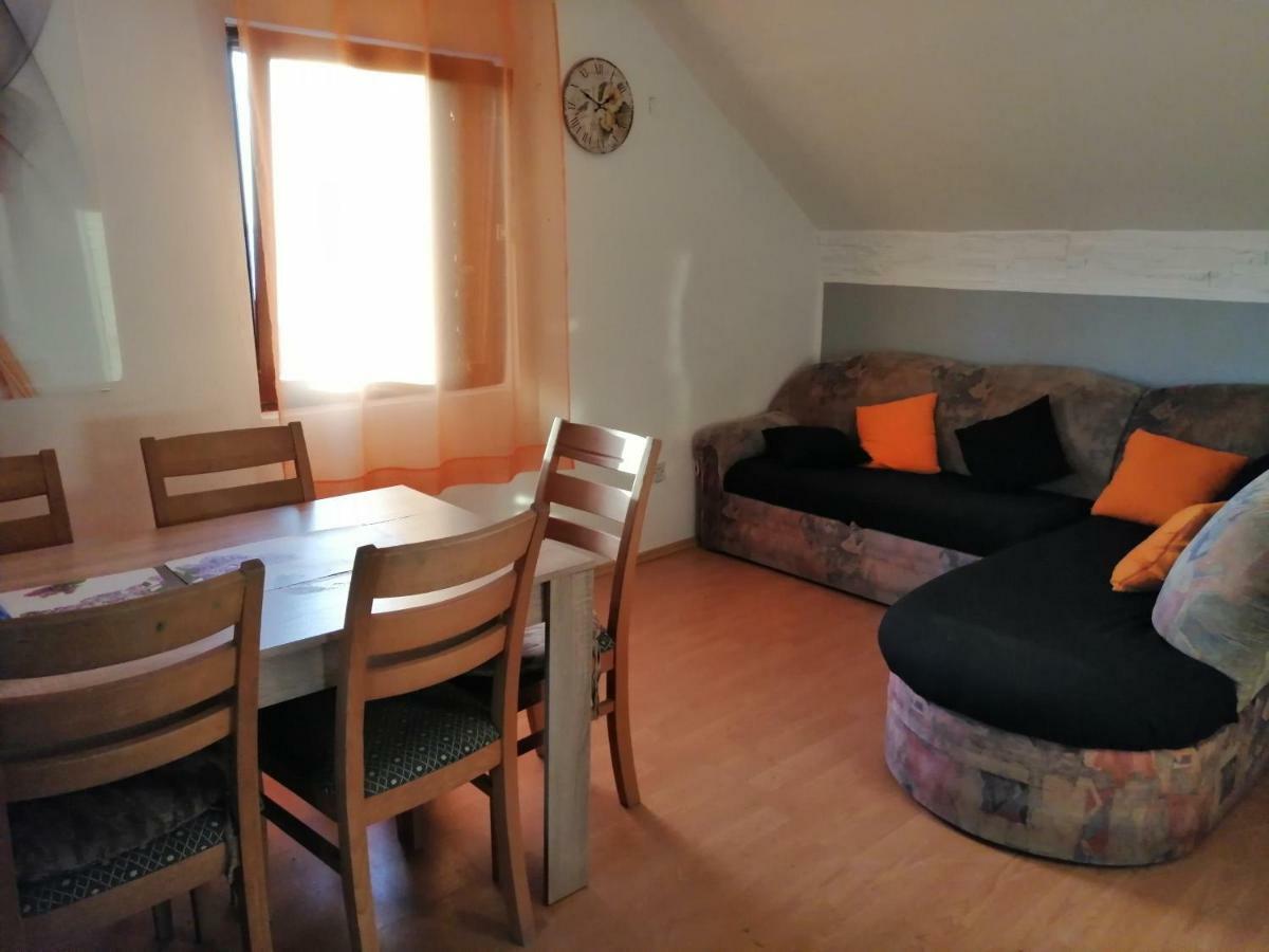 Apartmani Petra Vrsi Εξωτερικό φωτογραφία