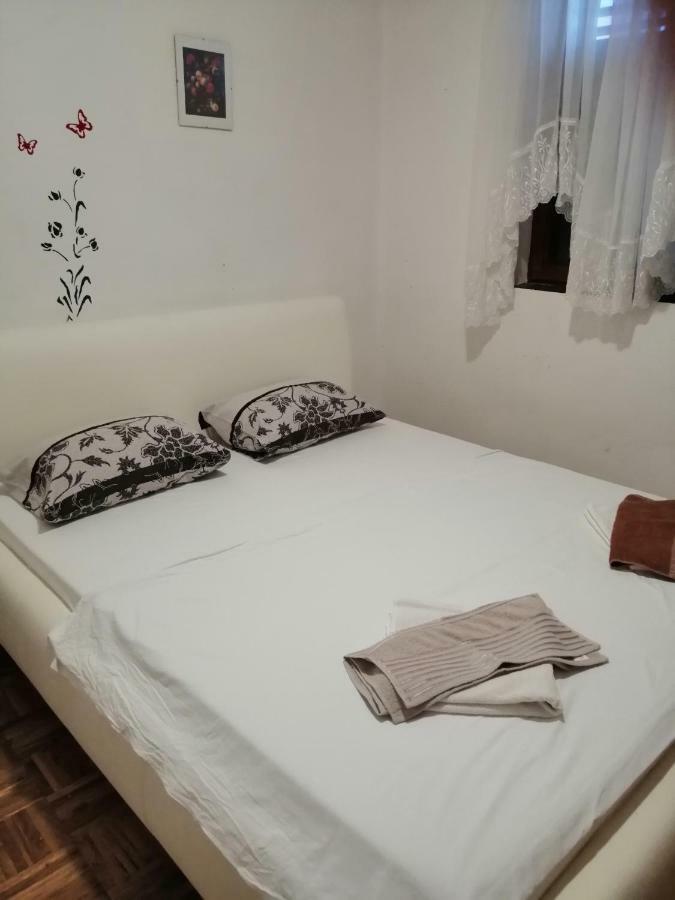 Apartmani Petra Vrsi Εξωτερικό φωτογραφία