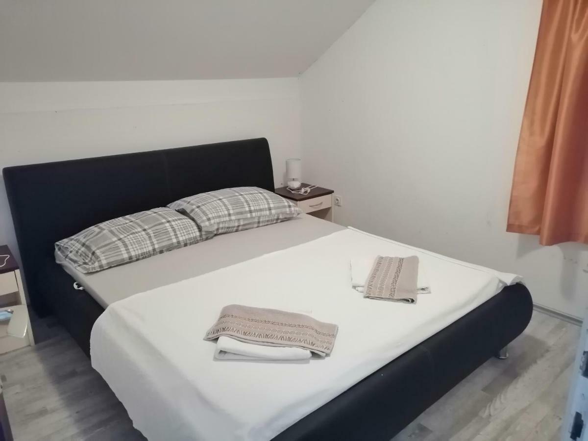 Apartmani Petra Vrsi Εξωτερικό φωτογραφία
